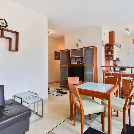 Apartament - Marinos *